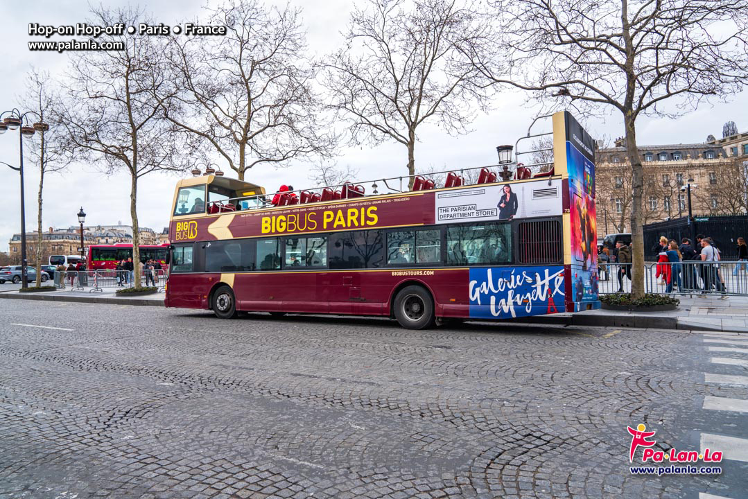 Hop-on Hop-off  Big Bus ปารีส 